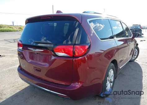 2018 Chrysler Pacifica Touring L из США, поврежденный, VIN 2C4RC1BG1JR119830
